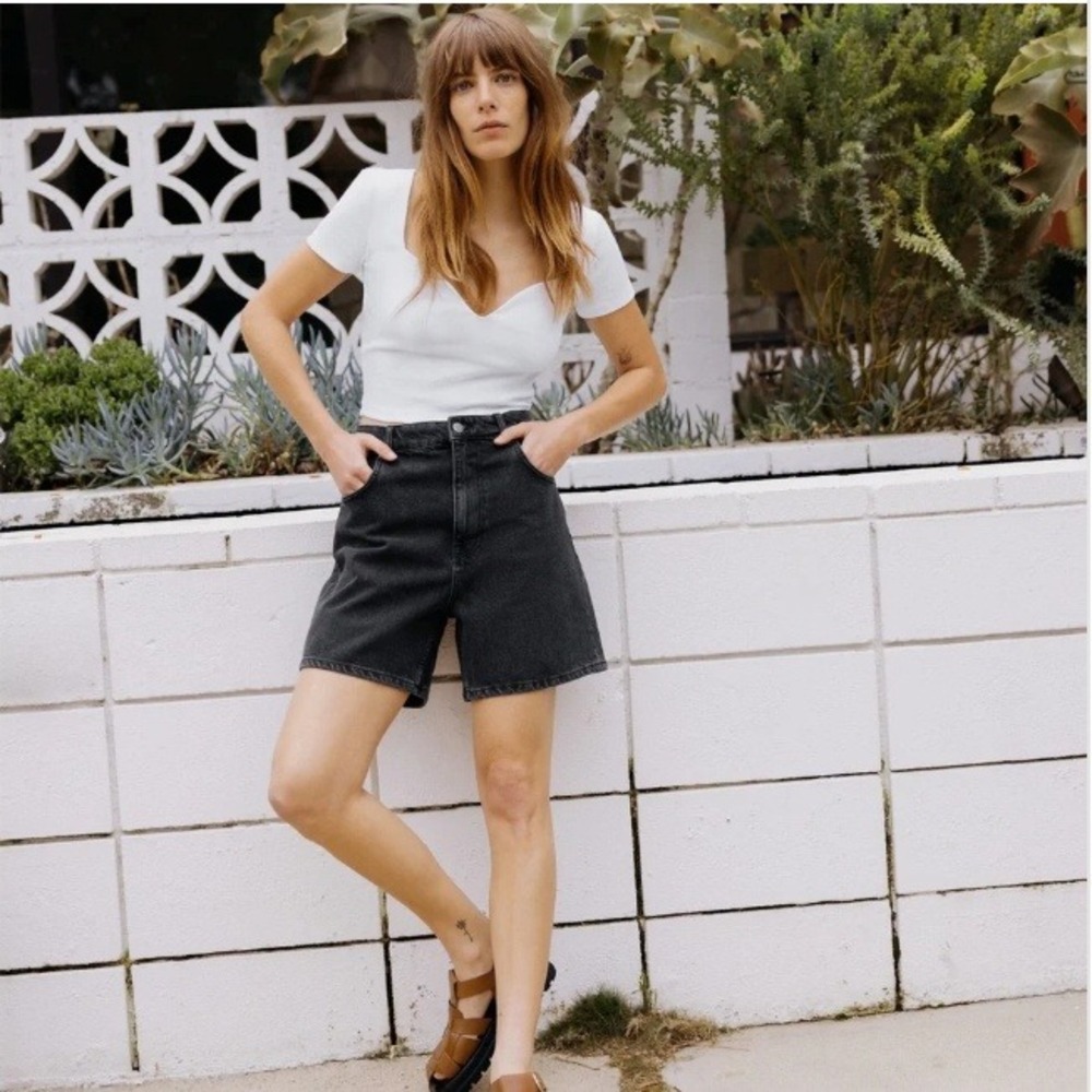 Zara Womens High Rise Denim 90s Bermuda Shorts Black Acid Wash Size 34